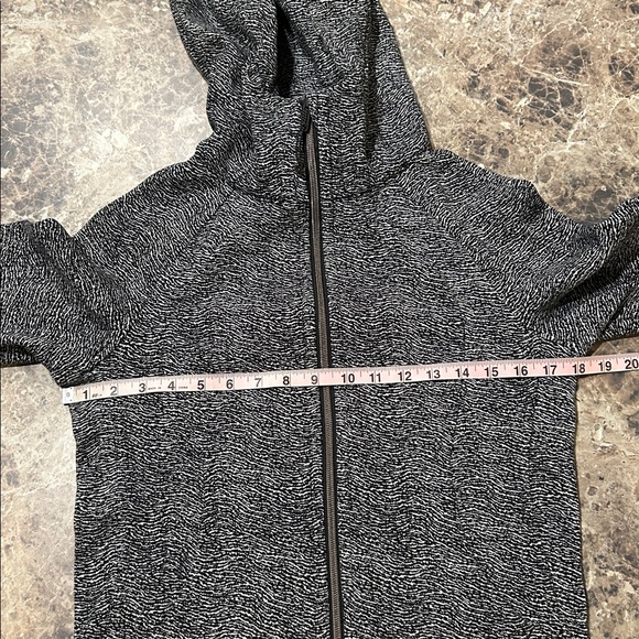 Lululemon Scuba Hoodie Sweatshirt Women’s 6 - Picture 8 of 9